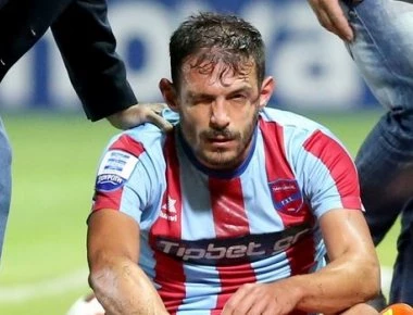 Η στιγμή του τρομακτικού τραυματισμού του αρχηγού του Πανιωνίου στον αγώνα με τον Παναιτωλικό (βίντεο)